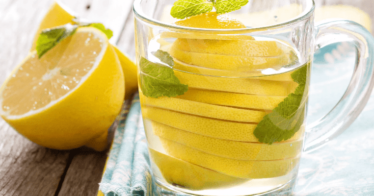 limon i goryachaya voda